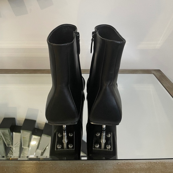 Balenciaga - Buckle Detail Booties - Picture 3 of 5